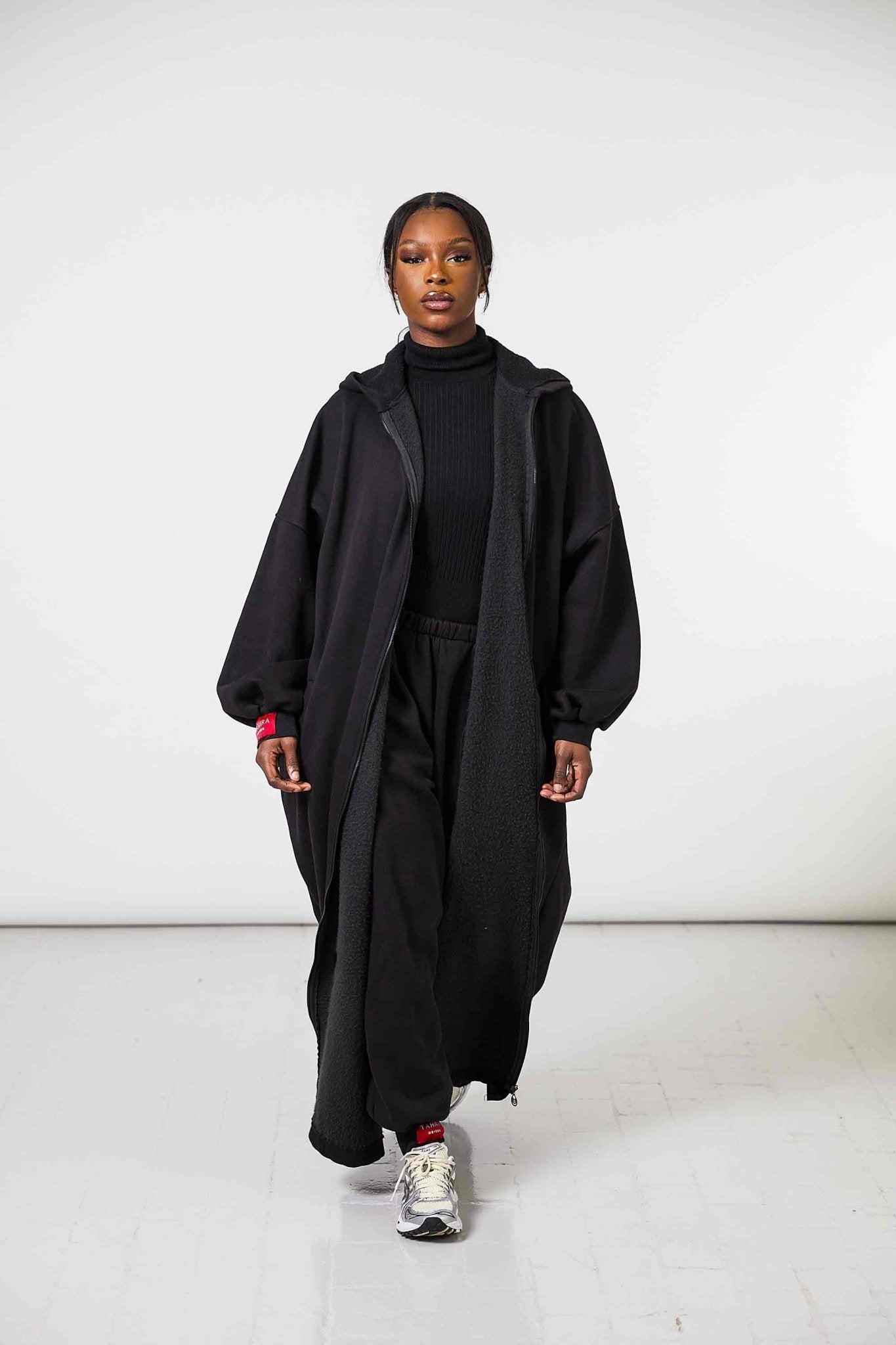 Ensemble Sweat Noir by Tahira